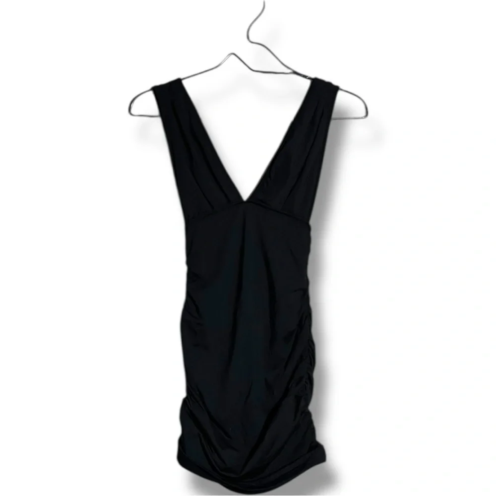 Unbranded Stretchy and Rouched on Sides Stylish Black V-Neck Bodycon Dress